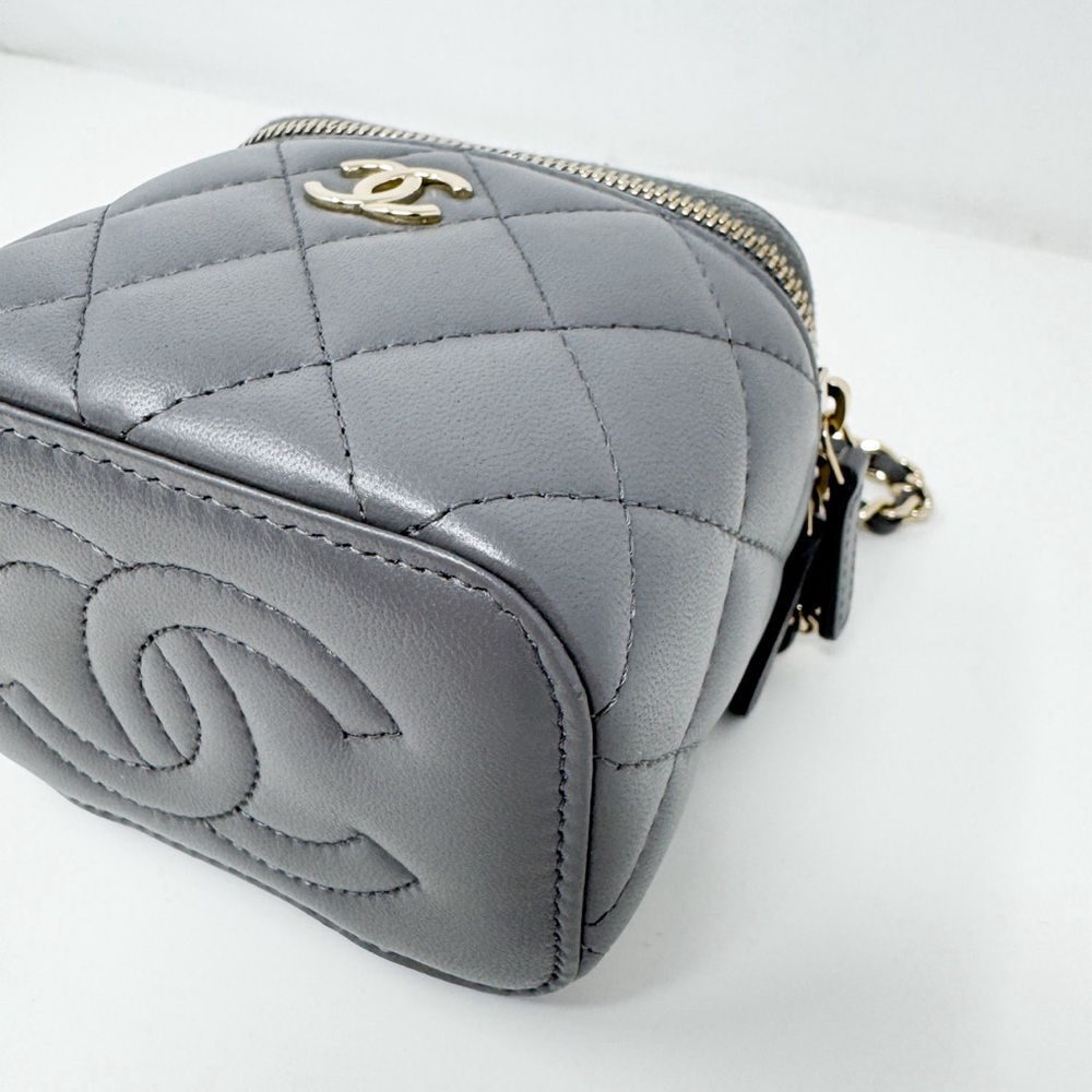 Chanel Mini Vanity Bag - Picture 7 of 14